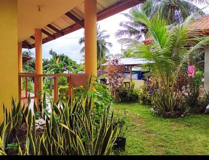 Gold Star Inn Siquijor Eksteriør bilde
